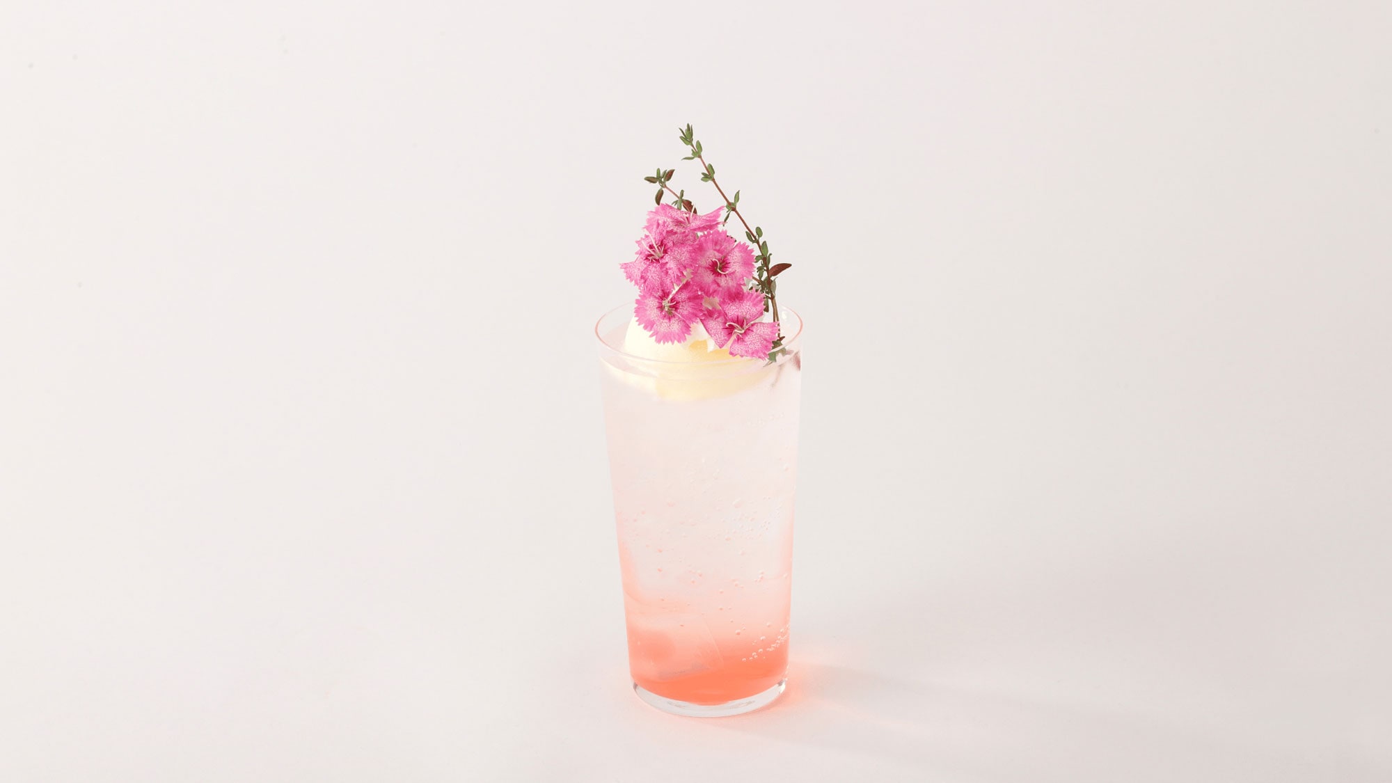 期間限定メニュー「桜マシマシ!春のクリームソーダ」が登場!